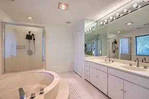 9901 Wood Forest Dr, Dallas, TX 75243 - Photo 20