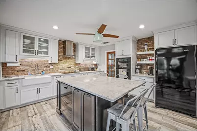 4904 Fairway Place Court, Granbury, TX 76049 - Photo 10