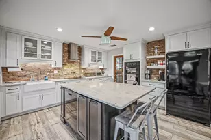 4904 Fairway Pl Ct, Granbury, TX 76049 - Photo 10