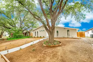 1505 Carnation Dr, Lewisville, TX 75067 - Photo 2