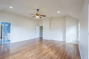 515 Cunningham Dr, Arlington, TX 76002 - Photo 2