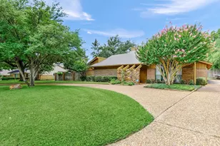 2414 Meadows Ln, Sherman, TX 75092 - Photo 2