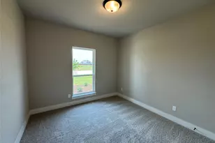 148 Chapowits, Godley, TX 76044 - Photo 4