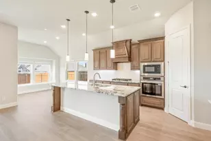 1036 Snowy Owl Dr, Alvarado, TX 76009 - Photo 10