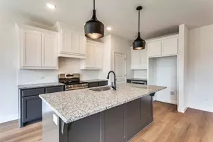 514 Hillcrest Cir, Justin, TX 76247 - Photo 6