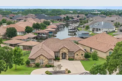 1209 Catalina Bay Boulevard, Granbury, TX 76048 - Photo 2