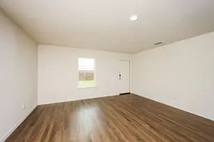 819 S Sutton St, Mabank, TX 75147 - Photo 6