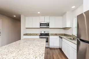 819 S Sutton St, Mabank, TX 75147 - Photo 10