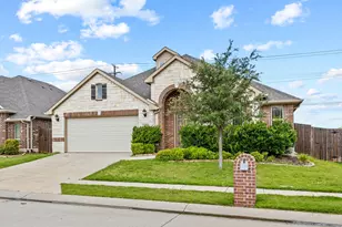 1020 Broken Wheel Tr, Aubrey, TX 76227 - Photo 2