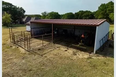 620 County Road 2605, Bonham, TX 75418 - Photo 38