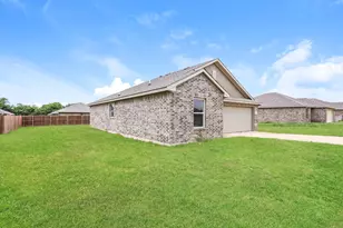 2708 William St, Mabank, TX 75147 - Photo 4
