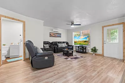 105 E North Street, Itasca, TX 76055 - Photo 2