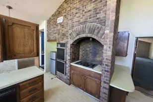 306 Wade St, Olney, TX 76374 - Photo 10