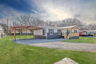 101 Kelly Ct, Azle, TX 76020 - Photo 2