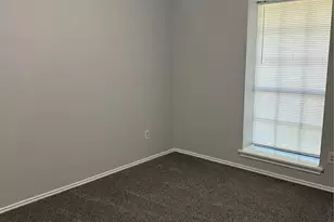 304 E Hickory St, Kaufman, TX 75142 - Photo 12