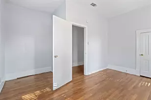 516 Mill St, Denton, TX 76205 - Photo 4