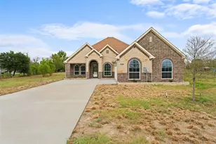 1085 Country Ln, Oak Ridge, TX 75142 - Photo 2