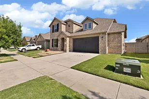 1905 13th St, Argyle, TX 76226 - Photo 2