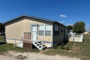 428 Penny Ct, Granbury, TX 76049 - Photo 2