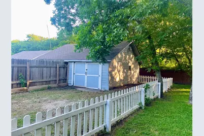 211 Huron Street, Cleburne, TX 76031 - Photo 16