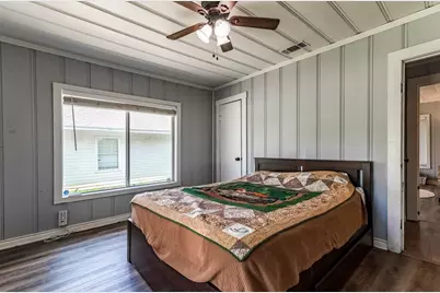 211 Huron Street, Cleburne, TX 76031 - Photo 12