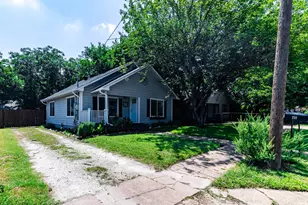 211 Huron St, Cleburne, TX 76031 - Photo 2