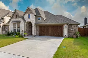 513 Livia St, Burleson, TX 76028 - Photo 2