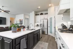 513 Livia St, Burleson, TX 76028 - Photo 8