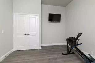 513 Livia St, Burleson, TX 76028 - Photo 22