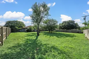 300 Travis Ln, Hewitt, TX 76643 - Photo 6