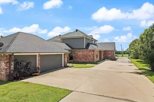 2907 Monties Ln, Arlington, TX 76015 - Photo 36