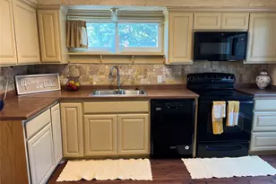 696 Harbor Dr N, Azle, TX 76020 - Photo 22