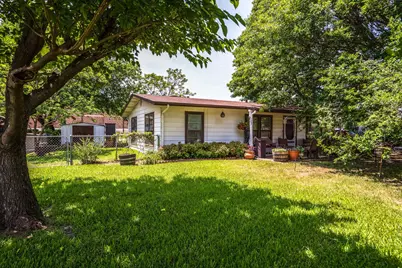 201 S Lake Dallas Drive, Lake Dallas, TX 75065 - Photo 2