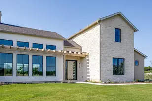 2015 Meadowlark Ct, Aledo, TX 76008 - Photo 2