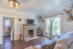 202 E Ross St, Rising Star, TX 76471 - Photo 10