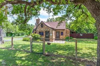 202 E Ross Street, Rising Star, TX 76471 - Photo 1