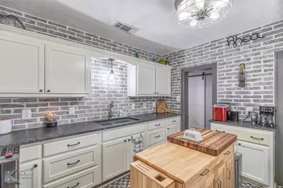 202 E Ross Street, Rising Star, TX 76471 - Photo 18