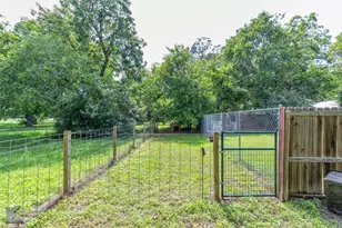 202 E Ross St, Rising Star, TX 76471 - Photo 38