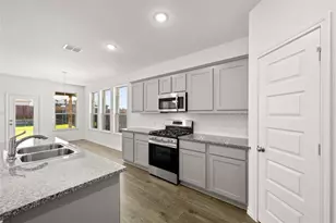 1905 Mohican Dr, Cleburne, TX 76033 - Photo 6