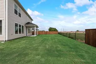 808 Hayes Ct, Crowley, TX 76036 - Photo 30