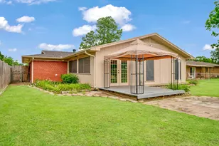 215 NE 32nd St, Paris, TX 75460 - Photo 2