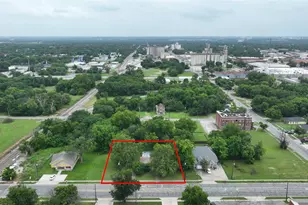 520 E Brockett St, Sherman, TX 75090 - Photo 2