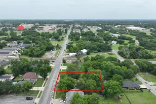 520 E Brockett St, Sherman, TX 75090 - Photo 4