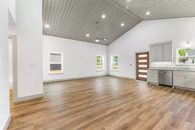 1109 E Navarro Avenue, Mart, TX 76664 - Photo 12