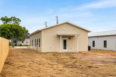 1109 E Navarro Avenue, Mart, TX 76664 - Photo 32