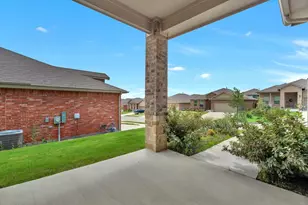 9752 New Bern Dr, Fort Worth, TX 76108 - Photo 4