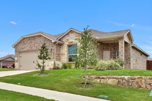 9752 New Bern Dr, Fort Worth, TX 76108 - Photo 2