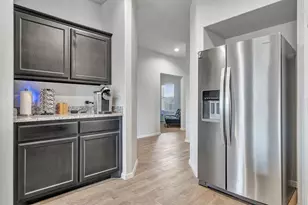 9752 New Bern Dr, Fort Worth, TX 76108 - Photo 8