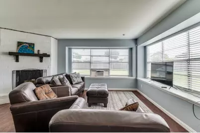 825 Cherry Hills Drive, Lancaster, TX 75134 - Photo 8