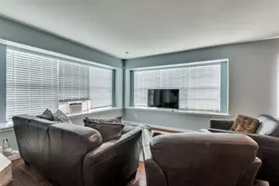 825 Cherry Hills Dr, Lancaster, TX 75134 - Photo 10